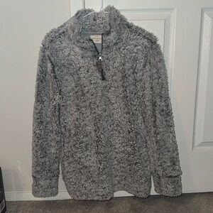 Sherpa pullover with pockets.